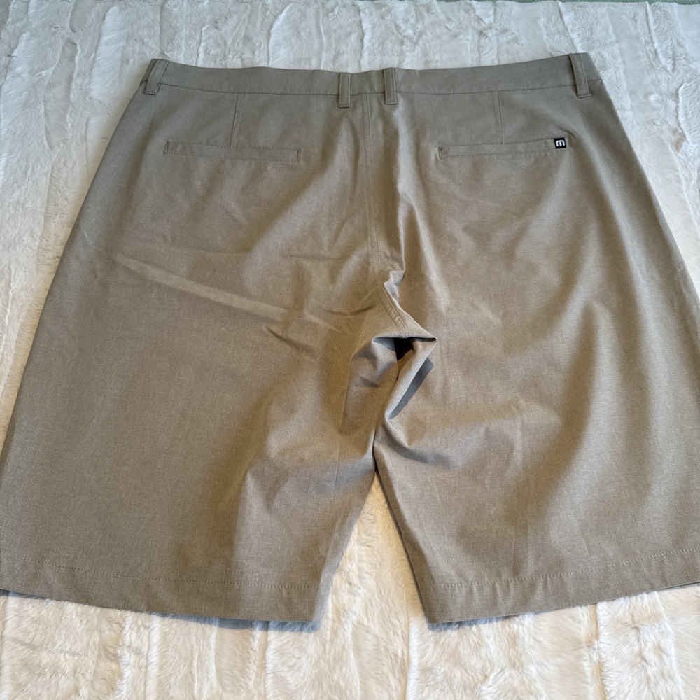 Travis Mathew Men's Flat Front Shorts Light Taupe - Picture 4 of 9